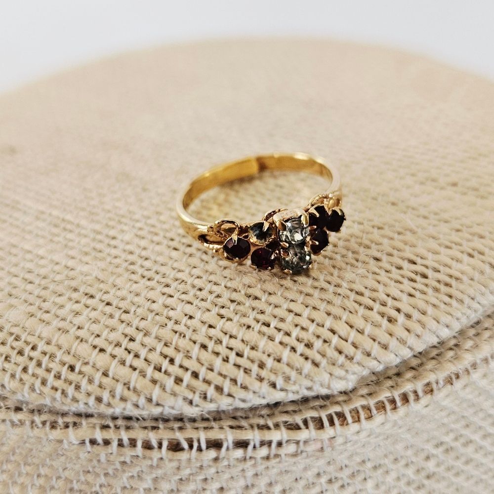 Vintage Sarah Coventry Gold Tone Clear Red Rhinestone Cluster Adjustable Ring